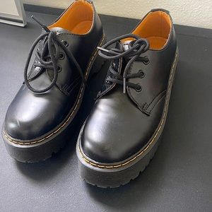Low top dr martens